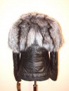 зимние женские кожаные куртки с чернобуркой